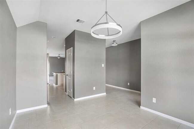 Building Photo - 18115 Van Berkel Ln