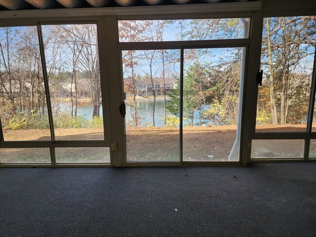 Building Photo - Maryville 37801- 3 bed 2.5 bath condo - call Tom Parry 865-607-3649