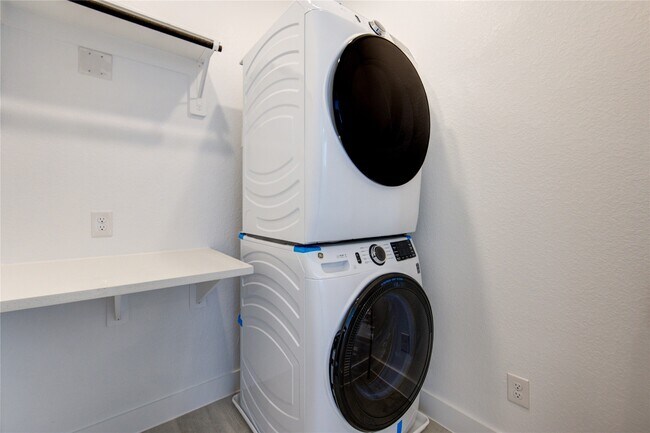 Building Photo - 7630 Meadow Mouse Ln