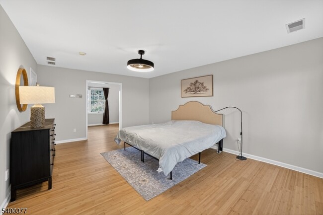 Building Photo - 7 Sun Valley Way