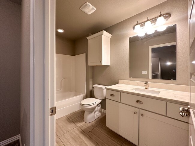 Building Photo - 3933 Williams Cove