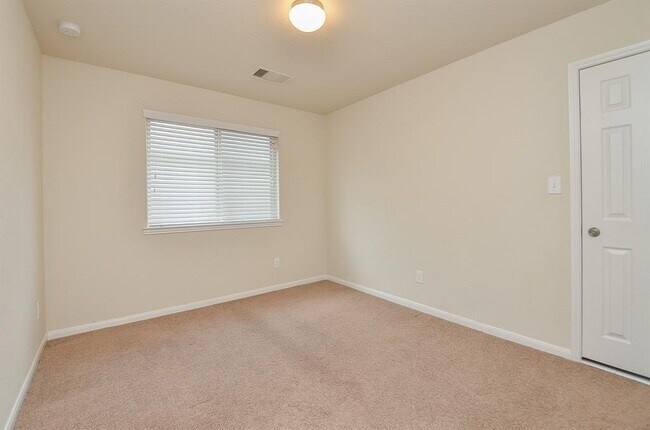 Building Photo - 20222 Stonebridge Terrace Dr