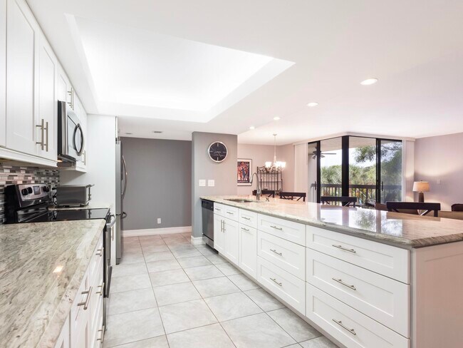 Building Photo - 500 Egret Cir