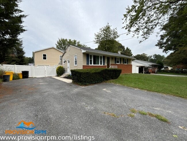 Building Photo - 1410 Evergreen Rd