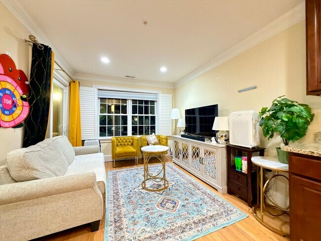 Building Photo - 143 Broad St