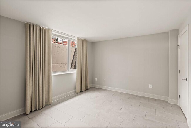 Building Photo - 1311 13th St NW