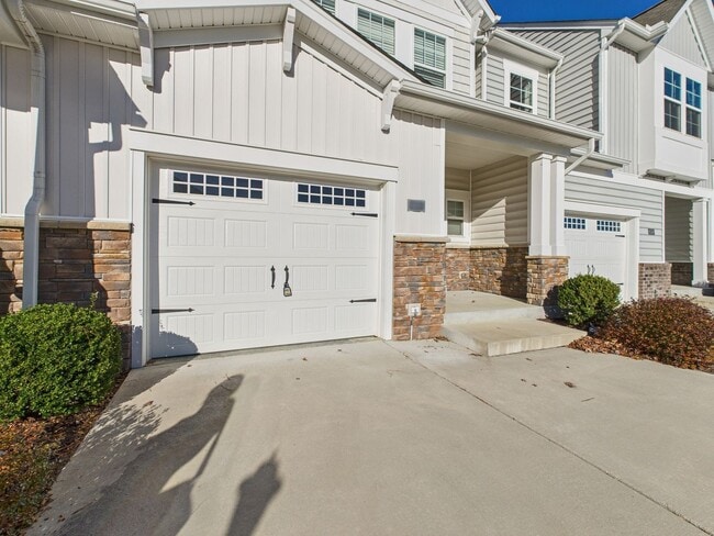 Building Photo - 6600 Wy Pt Dr