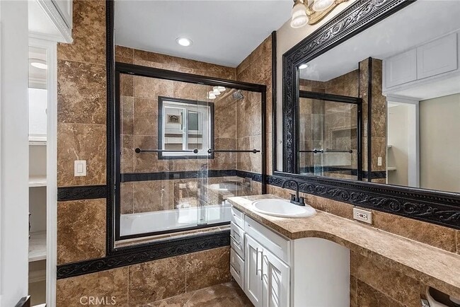 Building Photo - 1520 Helen Dr