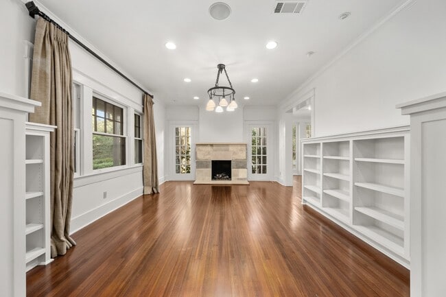 Building Photo - 1301 Kent Ln