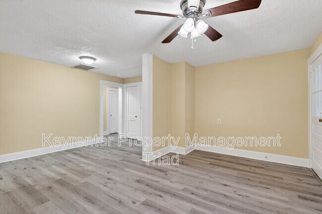 Building Photo - 506 Rocky Knoll Rd