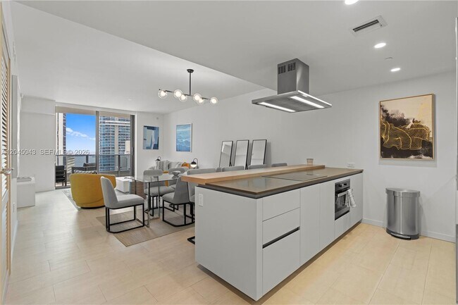 Building Photo - 1000 Brickell Plaza