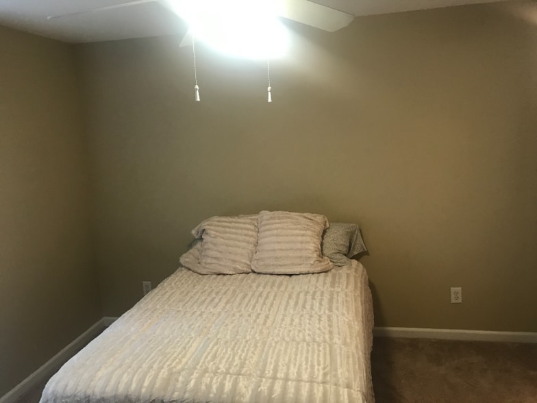 Building Photo - 364 Normandy Cir