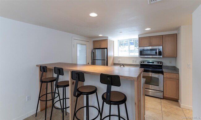 Building Photo - 40 Prospect St