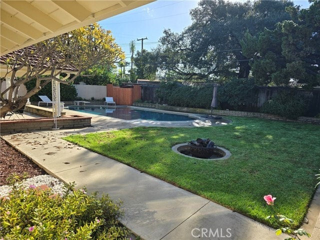 Building Photo - 564 E Fellows Dr