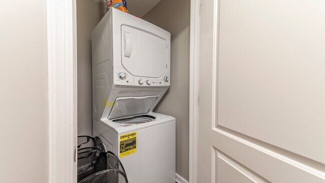 Building Photo - 48 E Reed Ave