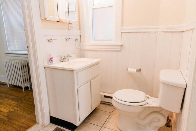 Building Photo - 1518 Porter St