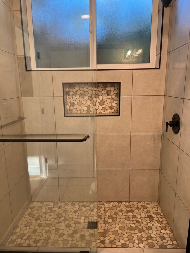 Building Photo - Stunning newly built, modern 1 bedroom, 1 bath unit