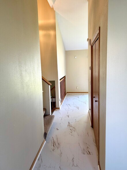 Building Photo - 7079 Sue Ct