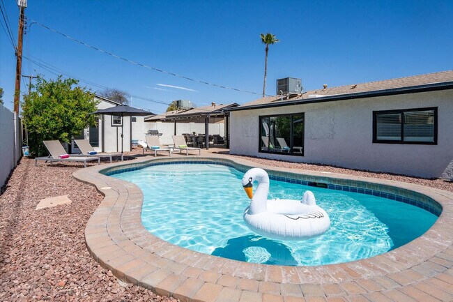 Building Photo - 4920 N 85th St