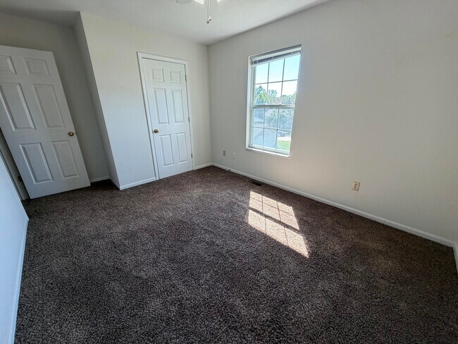 Building Photo - 1413 N Frideriki Dr