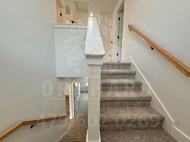 Building Photo - Bella Vista Single-Family Home- 3 Bed/ 2 B...