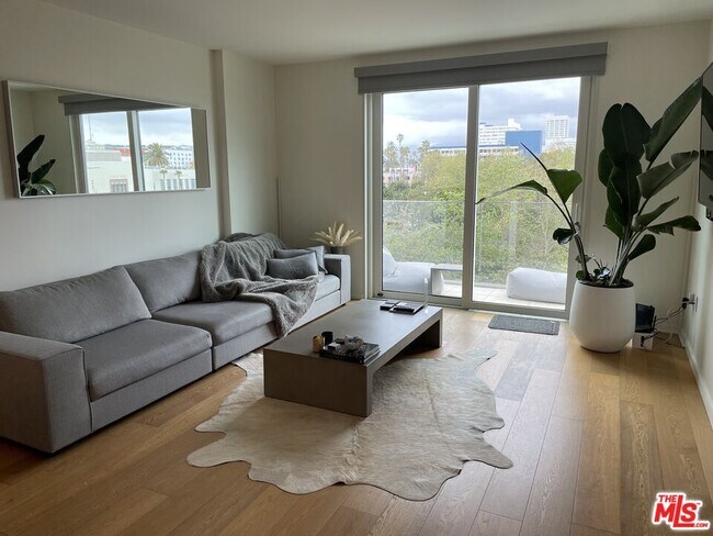 Building Photo - 1705-1725 Ocean Ave