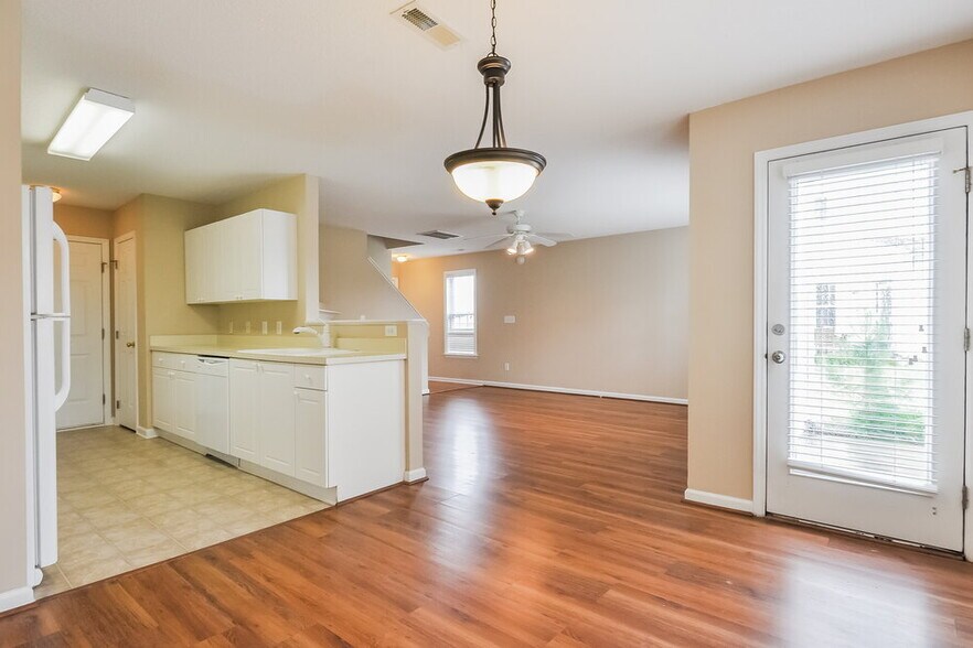 Building Photo - 2232 Castle Pines Dr
