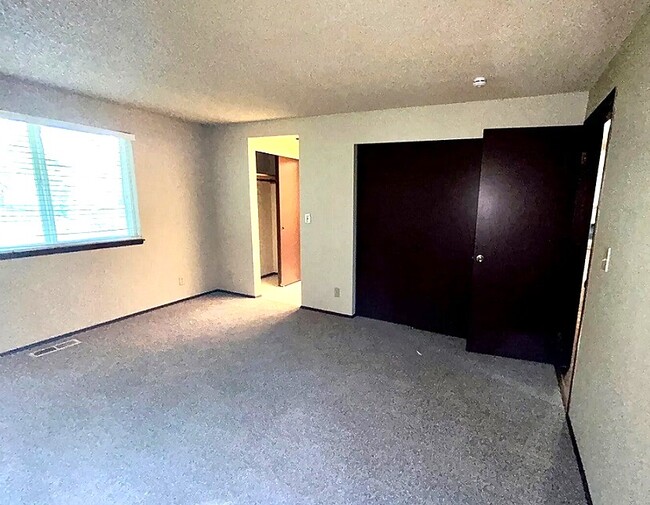 Building Photo - 202 Vashon Ave SE