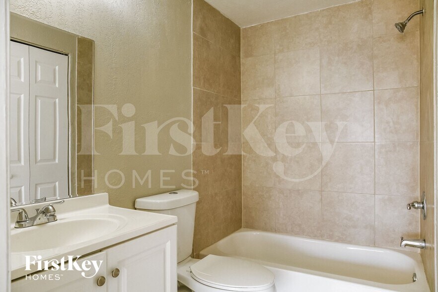 Building Photo - 2441 NW 182nd Terrace