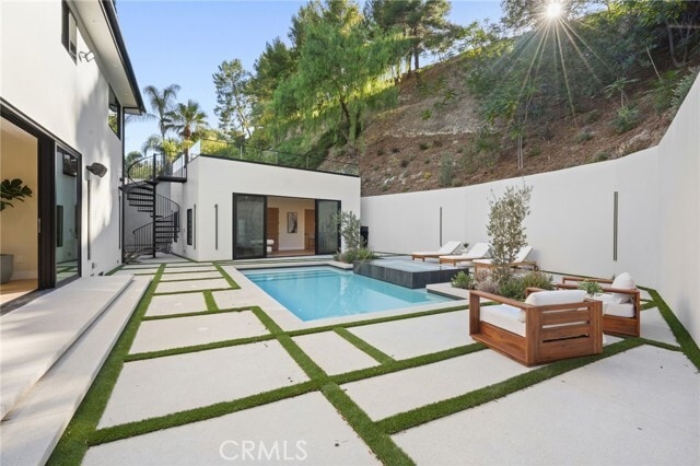 Building Photo - 4551 Alonzo Ave