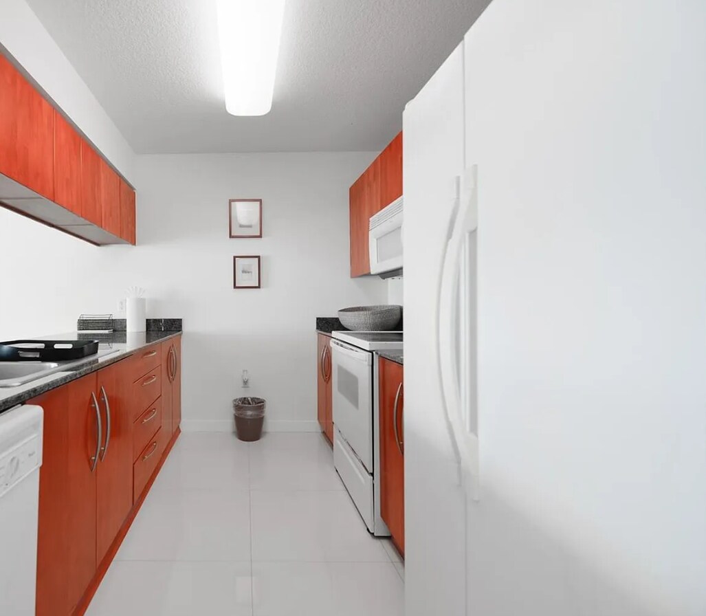 Building Photo - 1200 Brickell Bay Dr