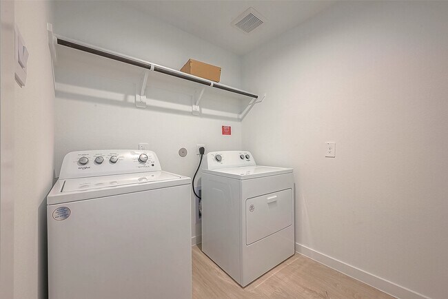 Building Photo - 4210 Harvest Creek Cr