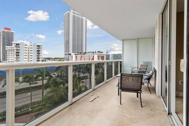 Building Photo - 1800 S Ocean Dr