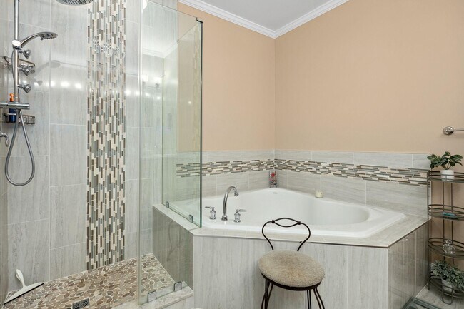 Building Photo - 440 Belmont Bay Dr
