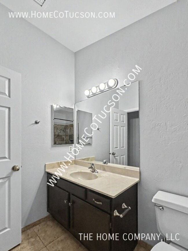 Building Photo - 12690 N Bandanna Way