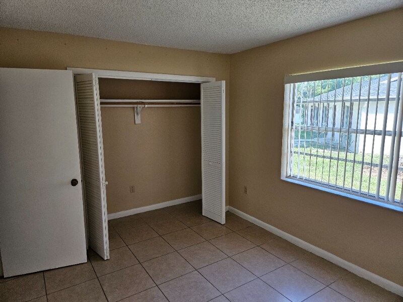 Building Photo - 4512 Ballentine Ct