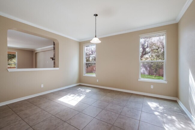 Building Photo - APPLICATION RECEIVED        4 Bedroom 2.5 Bath Ready for Move-in