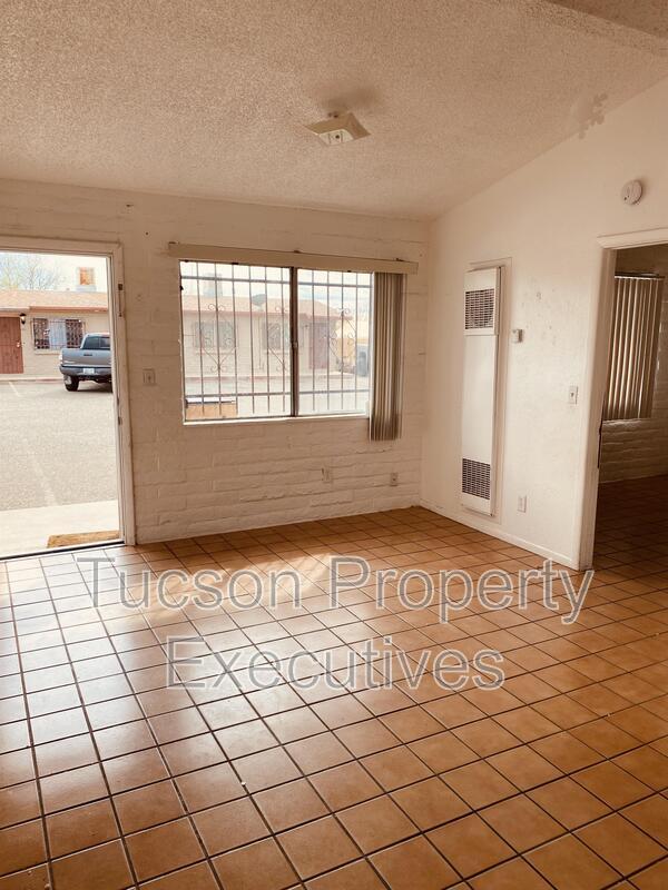 Building Photo - 5756 S Park Ave