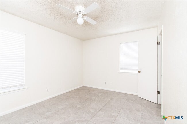 Building Photo - 1513 Janis Dr