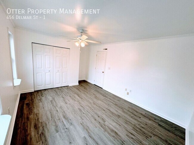Building Photo - 456 Delmar St
