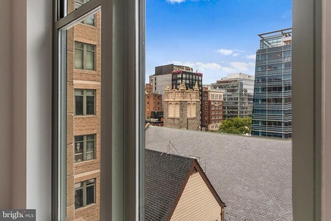 Building Photo - 1150 K St NW