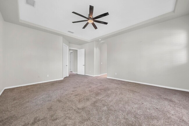 Building Photo - 112 Tesori Dr