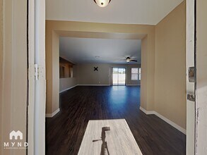 Building Photo - 8128 W Mission Ln