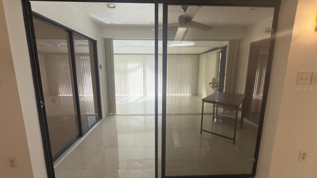 Building Photo - 4765 Oak Forest Dr W