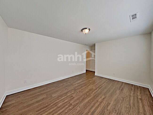Building Photo - 4900 Horatio Ct