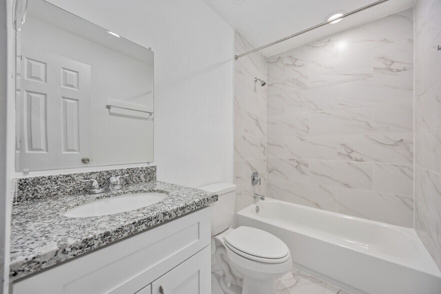 Building Photo - 8211 Bigwood St