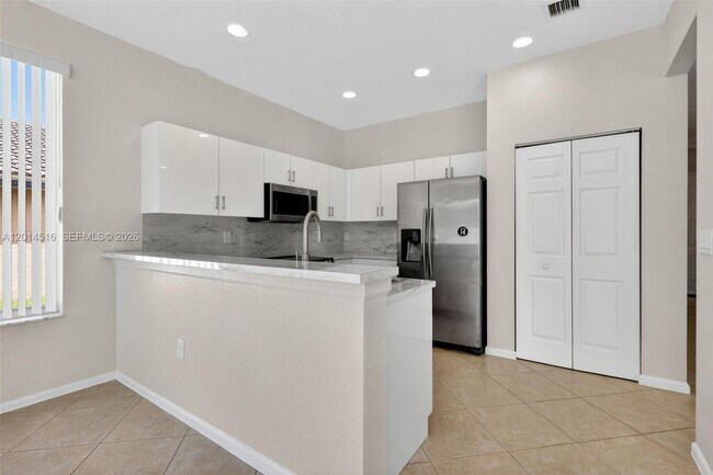 Building Photo - 16398 SW 27th St