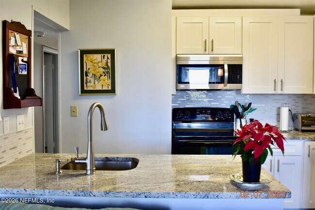 Building Photo - 15 Cartagena Ct