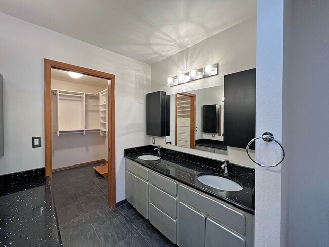 Building Photo - Stunning 4 Bedroom 2.5 Bath with Peek-a-Boo View of Puget Sound