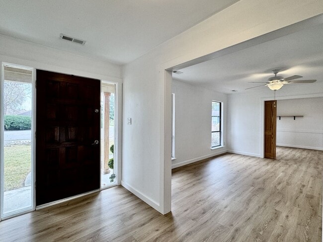 Building Photo - READY NOW!! 4-Bedroom Home in Lake Trant w/Attached Garage! Pet Friendly!